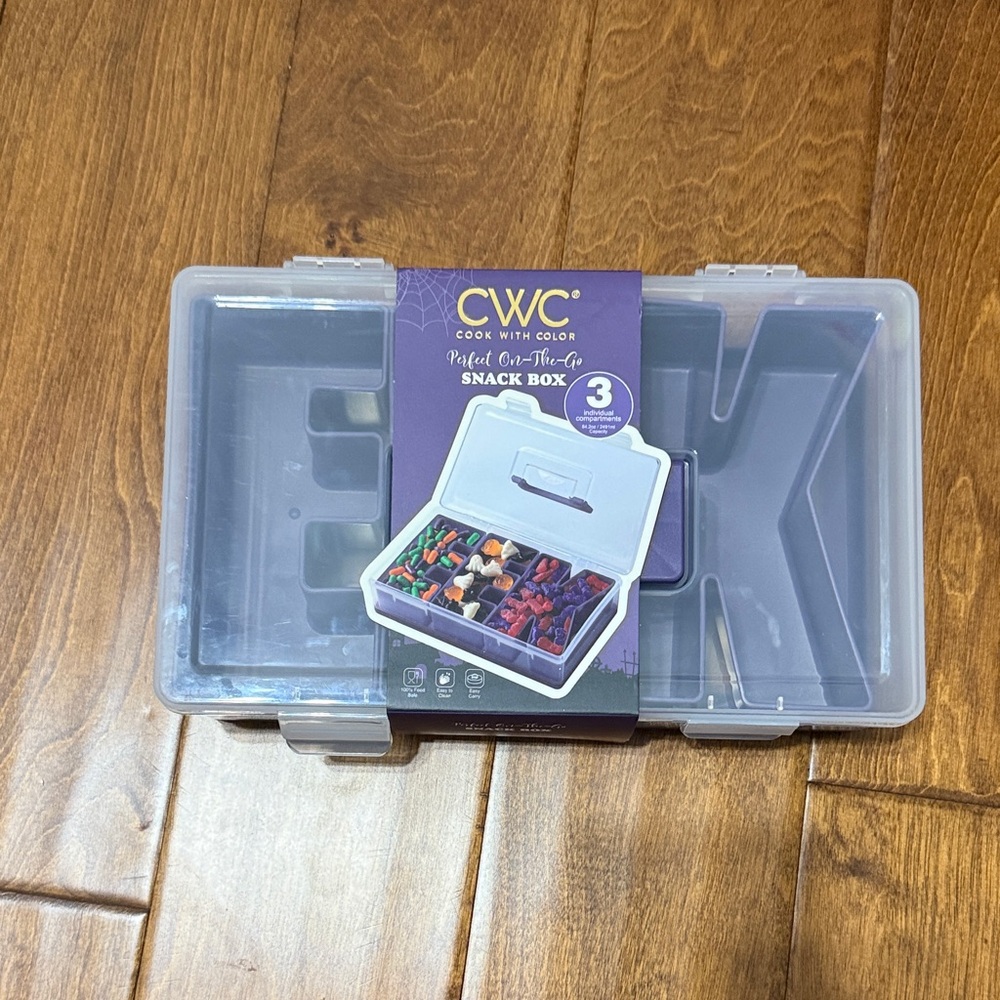 NWT CWC “EEK” Snack Box with 3 Purple Divided Storage Trays